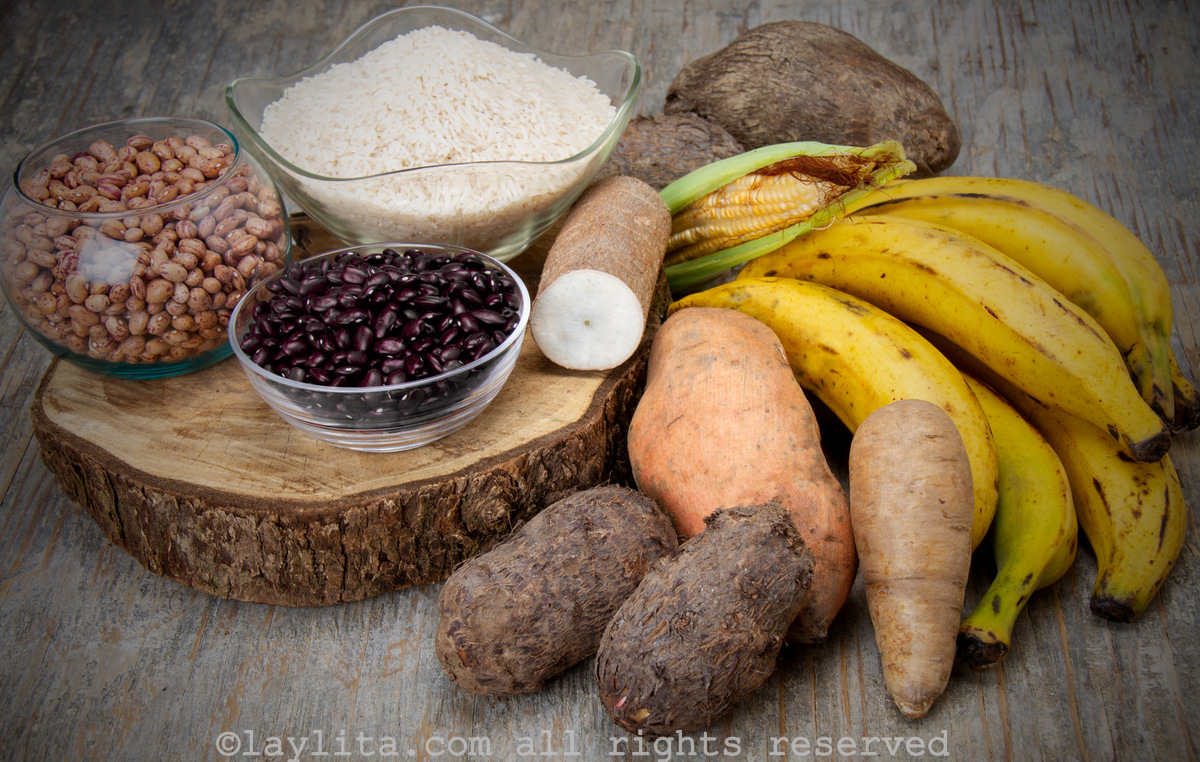 Leguminosas-como-la-yuca-platano-maiz-caraotas-de-la-gastronomia-venezolana